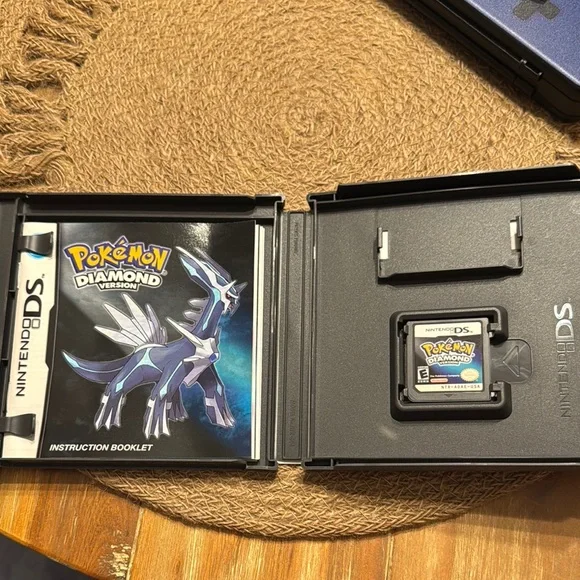 Nintendo Pokémon Diamond DS - Picture 2 of 2